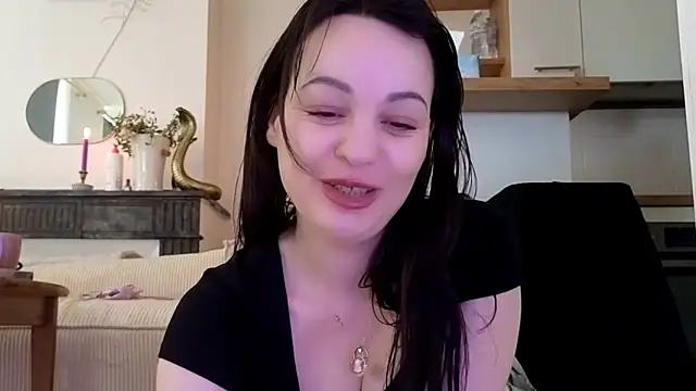 Lilie romeo online show from 7, 3, 2025