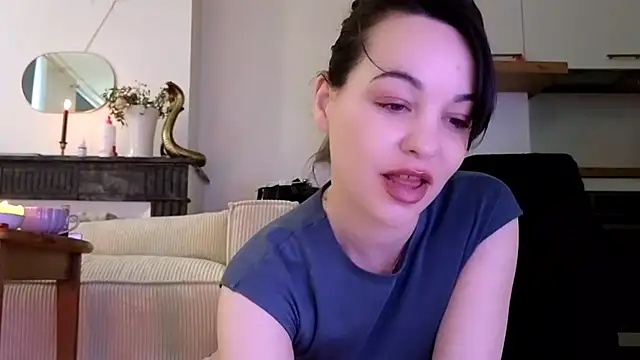 Lilie romeo online show from 10, 2, 2025