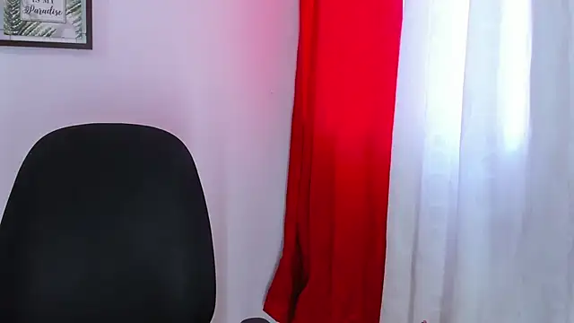 Snapshot of Victoria_Caruso chatting on 16, 12, 2024 Victoria Caruso online show from 16, 12, 2024