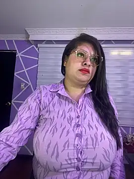 MiiaaJoness online show from 2, 2, 2026