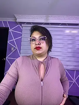 Snapshot of MiiaaJoness chatting on 28, 5, 2026 MiiaaJoness online show from 28, 5, 2026
