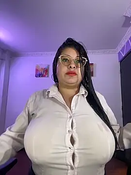 MiiaaJoness online show from 2, 12, 2025