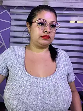 MiiaaJoness online show from 22, 4, 2026