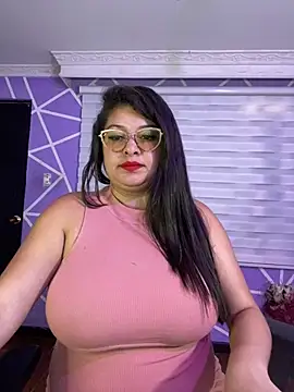 MiiaaJoness online show from 3, 2, 2026