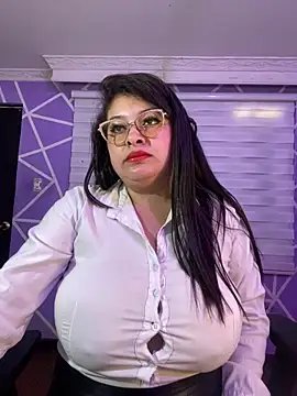 MiiaaJoness online show from 5, 2, 2026