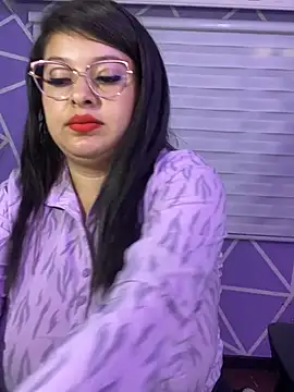 Snapshot of MiiaaJoness chatting on 7, 5, 2026 MiiaaJoness online show from 7, 5, 2026