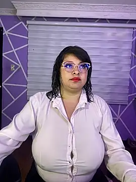 MiiaaJoness online show from 6, 8, 2026