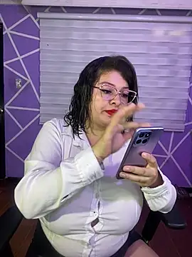 MiiaaJoness online show from 10, 7, 2026