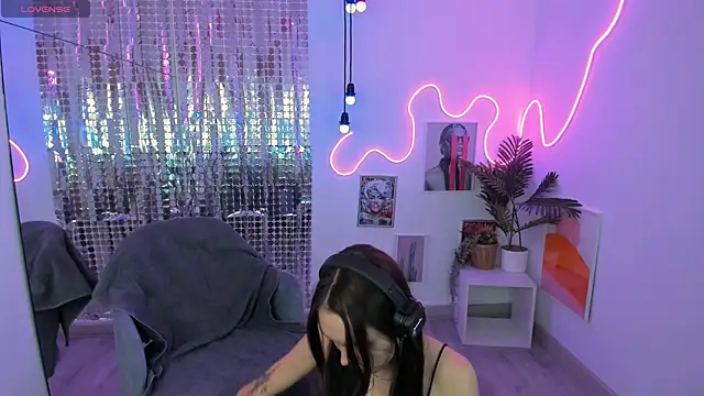 ChloeSunny online show from 5, 4, 2026