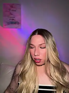 Snapshot of IsabellaFigueredo__ chatting on 13, 5, 2026 IsabellaFigueredo online show from 13, 5, 2026