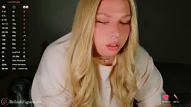 Snapshot of IsabellaFigueredo__ chatting on 16, 12, 2025 IsabellaFigueredo online show from 16, 12, 2025