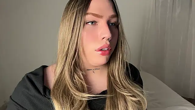 Snapshot of IsabellaFigueredo__ chatting on 1, 3, 2026 IsabellaFigueredo online show from 1, 3, 2026