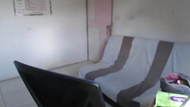 girl milk2 online show from 17, 12, 2025