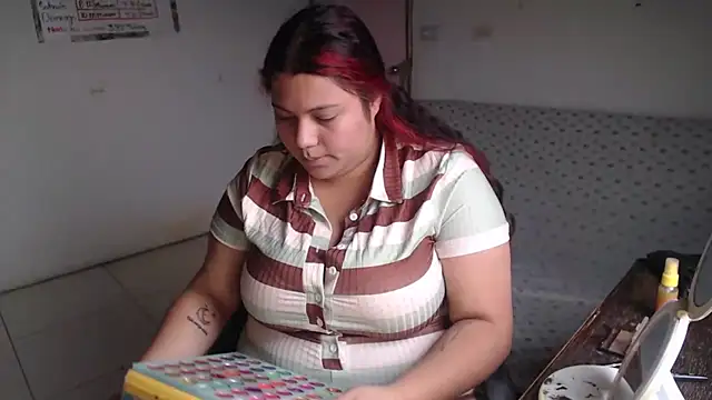 Snapshot of girl_milk2 chatting on 27, 11, 2025 girl milk2 online show from 27, 11, 2025