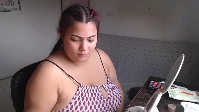 Snapshot of girl_milk2 chatting on 14, 11, 2025 girl milk2 online show from 14, 11, 2025