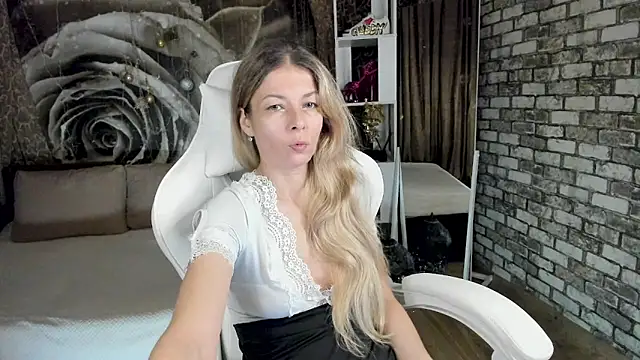 Eva Melow online show from 3, 4, 2026