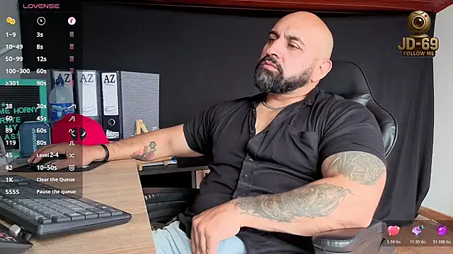 Snapshot of JD-69 chatting on 13, 11, 2025 JD-69 online show from 13, 11, 2025