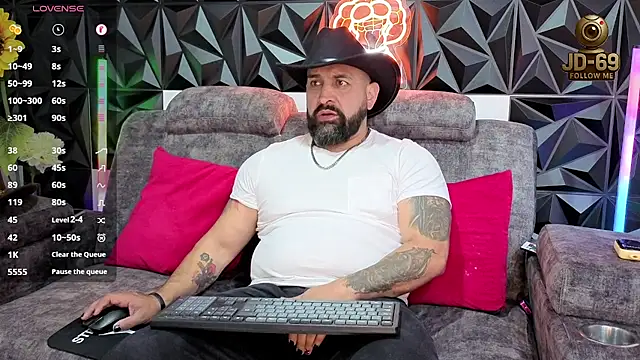 Snapshot of JD-69 chatting on 8, 10, 2025 JD-69 online show from 8, 10, 2025