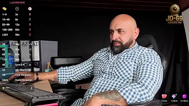 Snapshot of JD-69 chatting on 4, 11, 2025 JD-69 online show from 4, 11, 2025