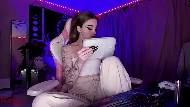 Snapshot of wet_dream_ chatting on 19, 11, 2025 wet dream online show from 19, 11, 2025