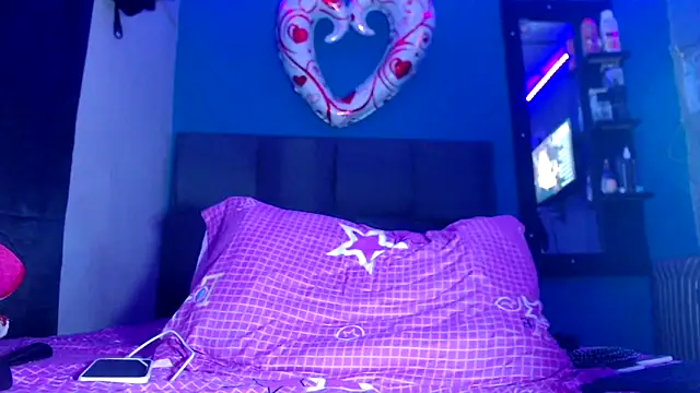 roxxxy blackandwhite online show from 12, 9, 2025