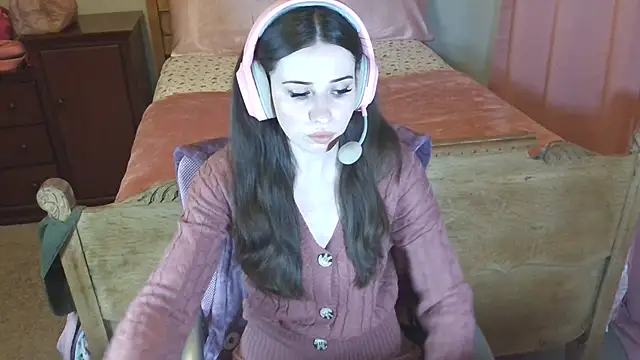 Snapshot of alisonfields chatting on 6, 3, 2026 alisonfields online show from 6, 3, 2026