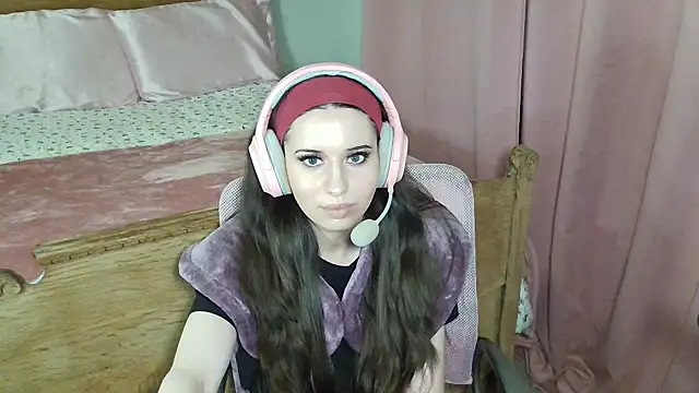 Snapshot of alisonfields chatting on 13, 2, 2026 alisonfields online show from 13, 2, 2026