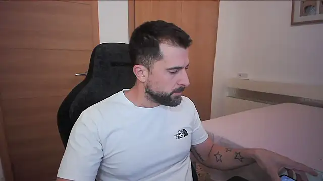 Snapshot of alex877x chatting on 23, 10, 2025 alex877x online show from 23, 10, 2025