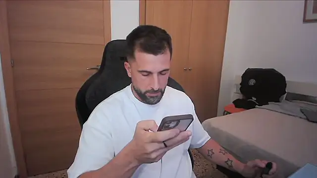 Snapshot of alex877x chatting on 12, 10, 2025 alex877x online show from 12, 10, 2025