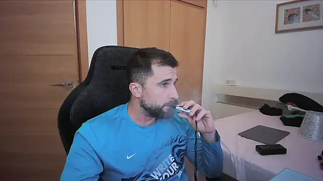 Snapshot of alex877x chatting on 5, 11, 2025 alex877x online show from 5, 11, 2025