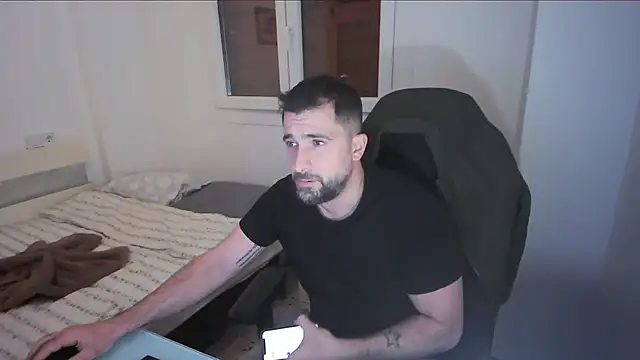 Snapshot of alex877x chatting on 7, 5, 2026 alex877x online show from 7, 5, 2026