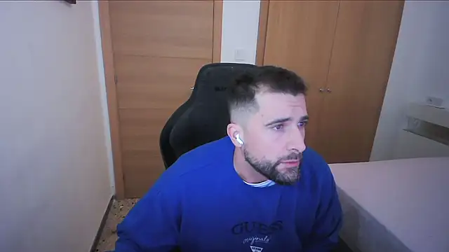 Snapshot of alex877x chatting on 15, 11, 2025 alex877x online show from 15, 11, 2025