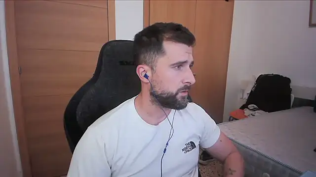 Snapshot of alex877x chatting on 8, 10, 2025 alex877x online show from 8, 10, 2025