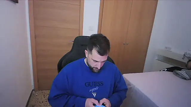 Snapshot of alex877x chatting on 19, 11, 2025 alex877x online show from 19, 11, 2025