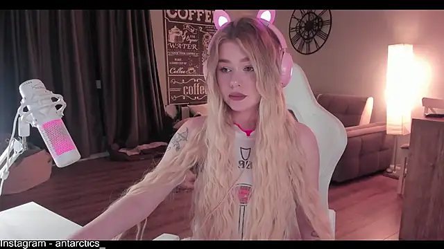 lil barbie girl online show from 13, 12, 2024