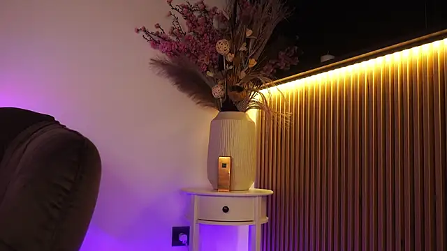 KimyBroox online show from 17, 4, 2026