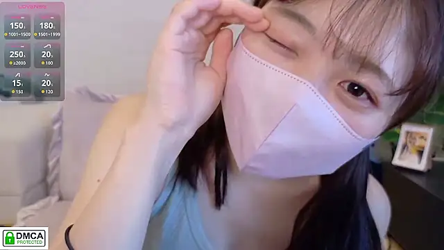 Snapshot of SUZU_ chatting on 5, 5, 2026 SUZU online show from 5, 5, 2026