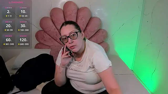 NiickyJones online show from 6, 2, 2026