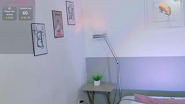 littlee emilyy  online show from 11, 6, 2026