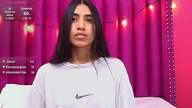 Snapshot of littlee_emilyy_ chatting on 6, 2, 2025 littlee emilyy online show from 6, 2, 2025