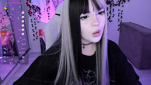 SelenaCute online show from 5, 11, 2025