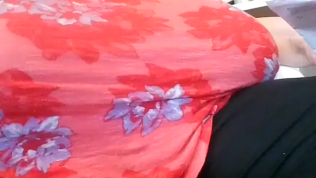 Nataliesbestjuggs online show from 18, 4, 2026