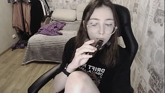 AmeliaKamishiro online show from 2, 12, 2024