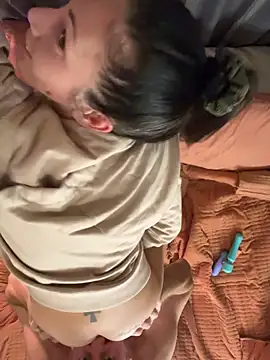 Snapshot of MnM4ever chatting on 4, 12, 2025 MnM4ever online show from 4, 12, 2025