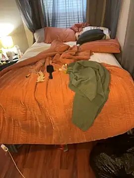 Snapshot of MnM4ever chatting on 12, 11, 2025 MnM4ever online show from 12, 11, 2025