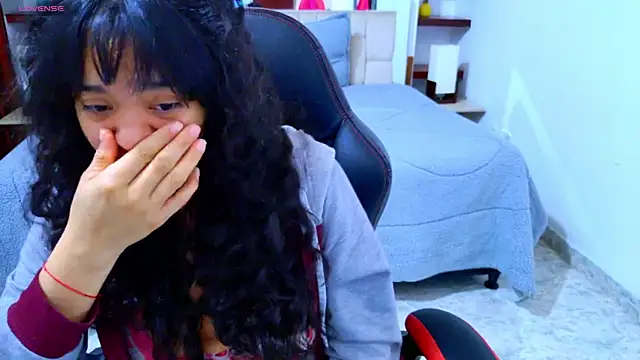 laureentt  online show from 13, 11, 2025