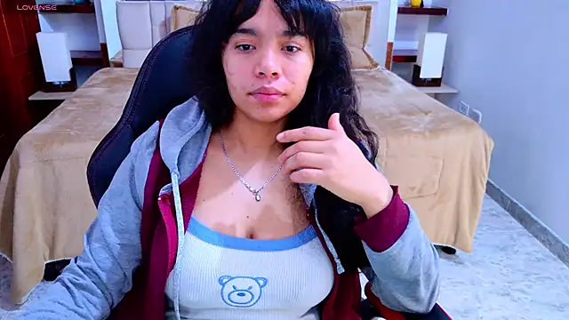 laureentt  online show from 15, 10, 2025