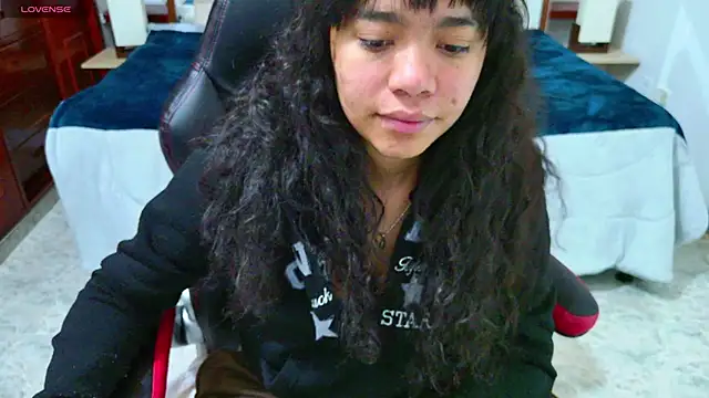 laureentt  online show from 30, 10, 2025