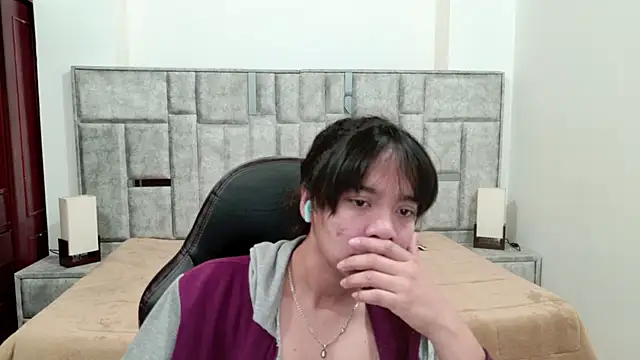 laureentt  online show from 8, 4, 2026