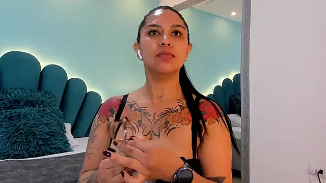 sharlott18 online show from 4, 3, 2026